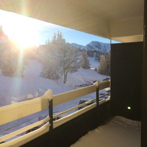 Гостиница Appartement d'une chambre avec balcon amenage a Chamrousse  Шамрусс